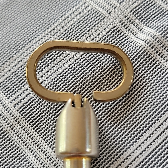 Pull Apart Quick Release Metal Key Keychain - Picture 5 of 6